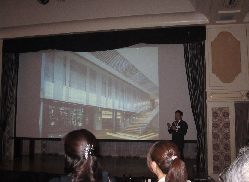 福岡県弁護士会役員就任披露会のご報告 古森一級建築士による新会館のプレゼンテーション